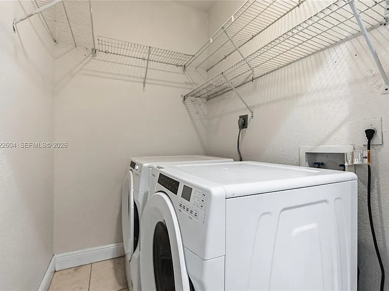 6801 SW 102nd Ave — Photo 36