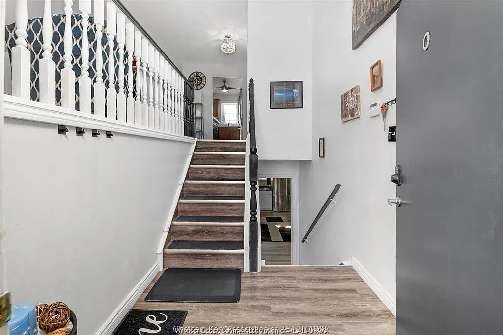 3 bed, $2,100 — Photo 2