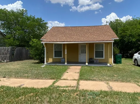 303 E Wharton Ave, Electra, TX 76360