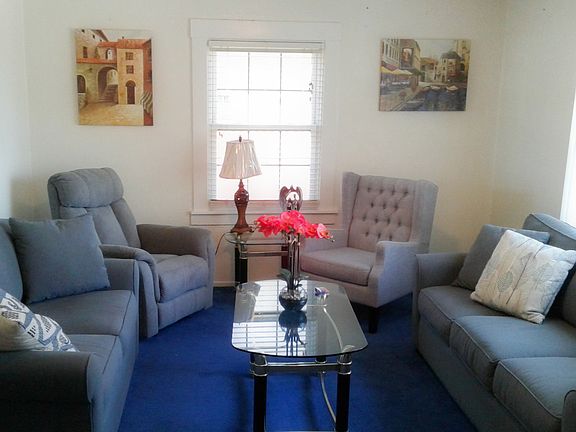 5th image of 2534 Bush Ave