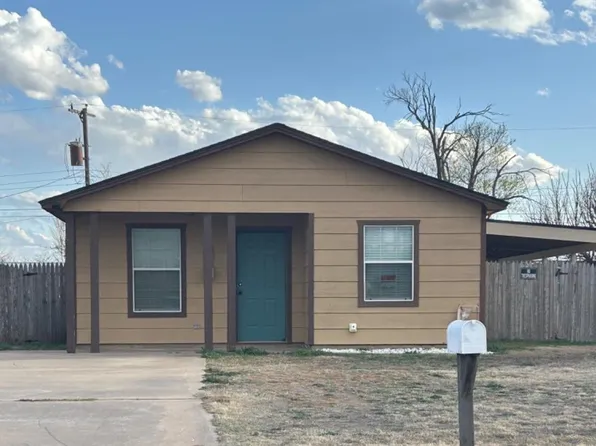 711 W 28th St, Plainview, TX 79072