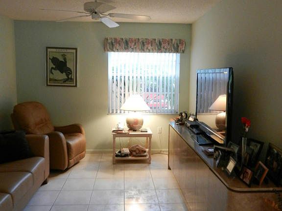 5th image of 9769 Shadybrook Dr APT 101