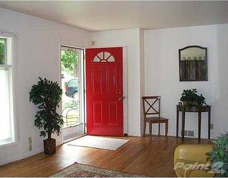 2nd image of 1810 Crestland Dr