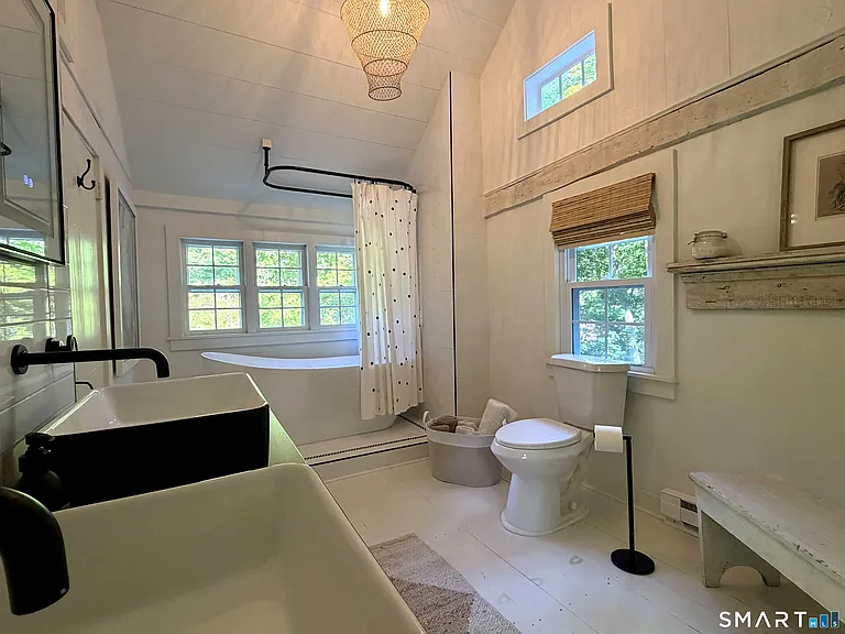 25 E Shore Rd — Photo 10