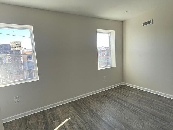 5th image of 2704 S Marshall St