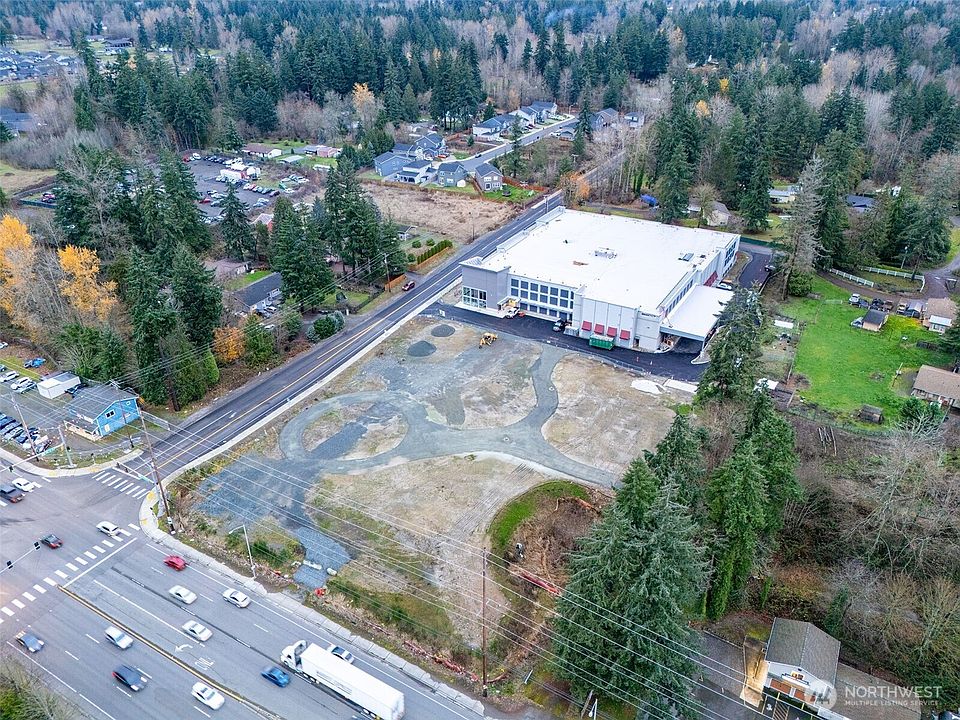 1st image of 15215 Canyon Road E