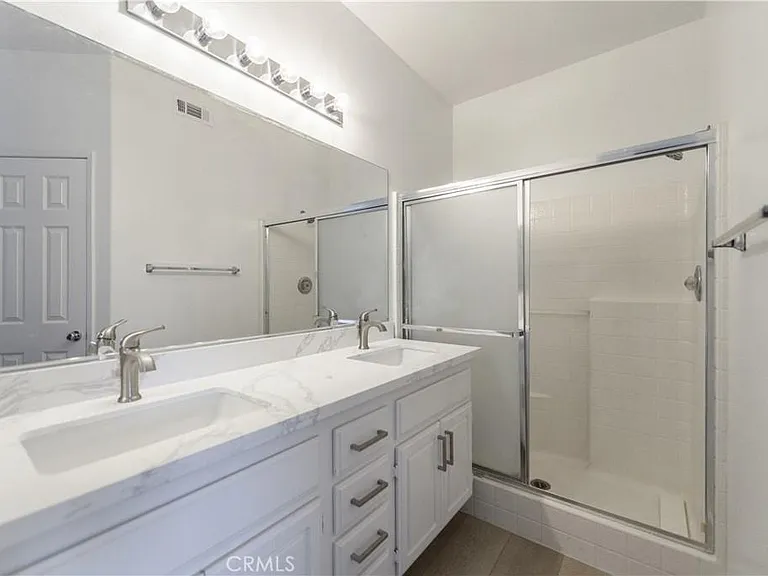 1407 Elmhurst — Photo 22