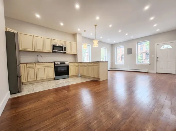 492 Van Buren St #1, Brooklyn, NY 11221