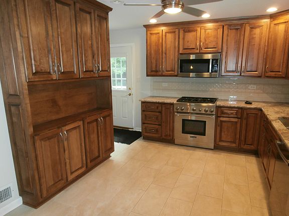 4th image of 12607 Major Ave