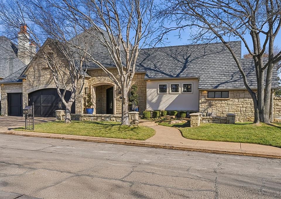 1st image of 14216 N Calais Cir