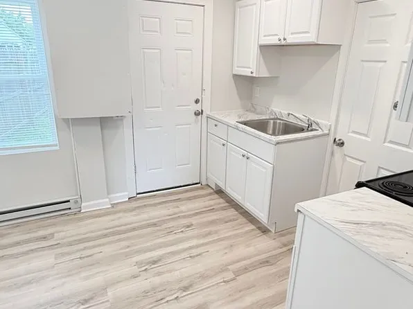 54 4th Ave, Claymont, DE 19703