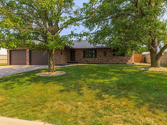 3rd image of 1413 Bethany Ln
