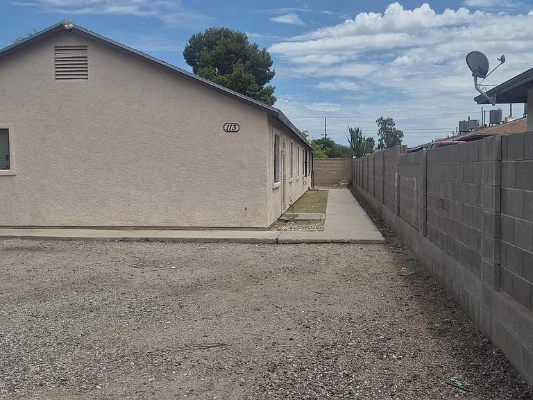 113 W Corona Rd #2 — Photo 7