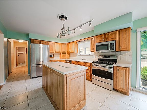 5th image of 6531 Brighton Dr