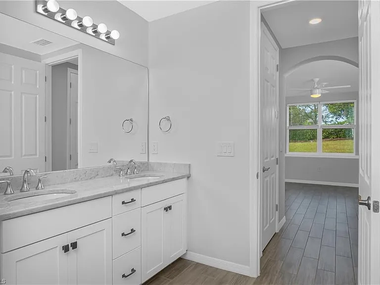 14559 Edgewater Cir — Photo 17