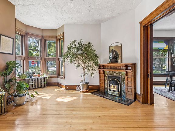 5th image of 1506 Washington St NE