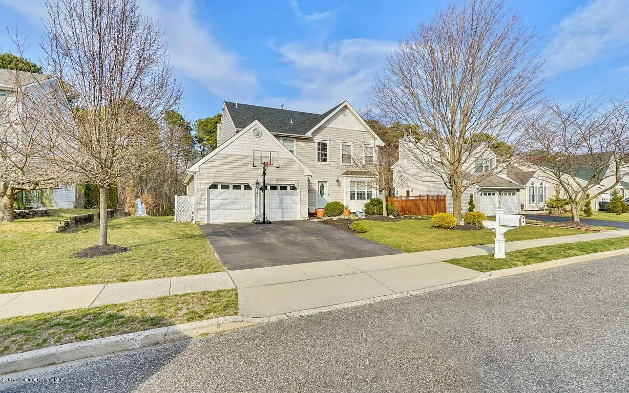 437 Vista Ct photo 1