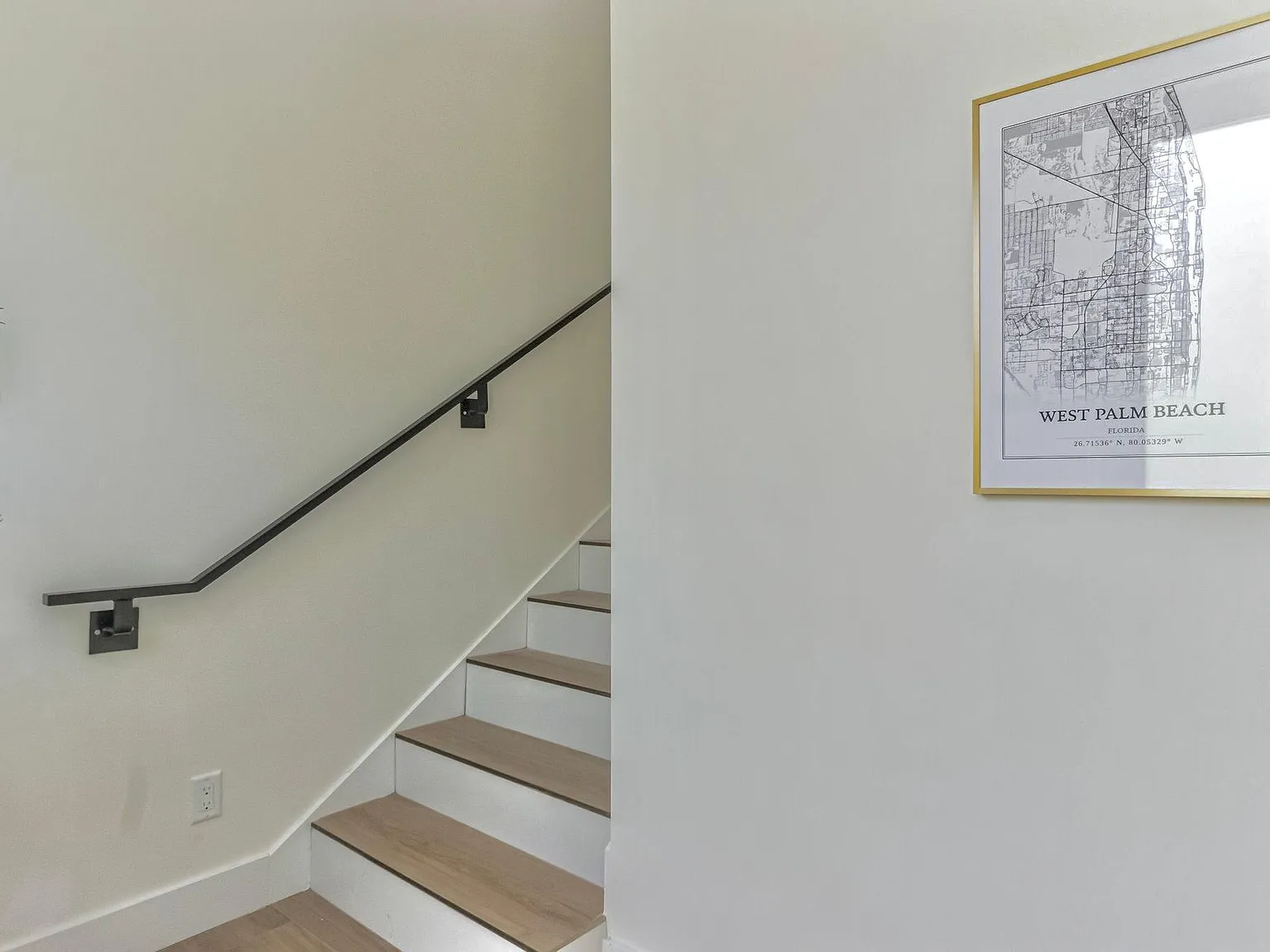 436 Monroe Dr — Photo 3