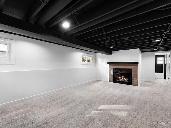 3rd image of 600 N Iowa Ave