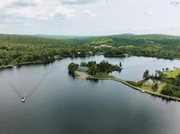 47 Pats Blvd, Cumberland, NS B0M 1G0