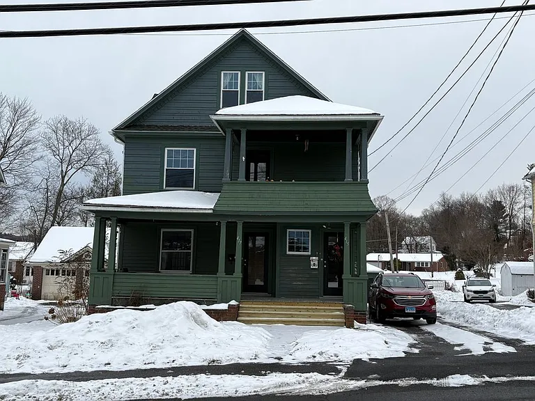 415 Litchfield St — Photo 1
