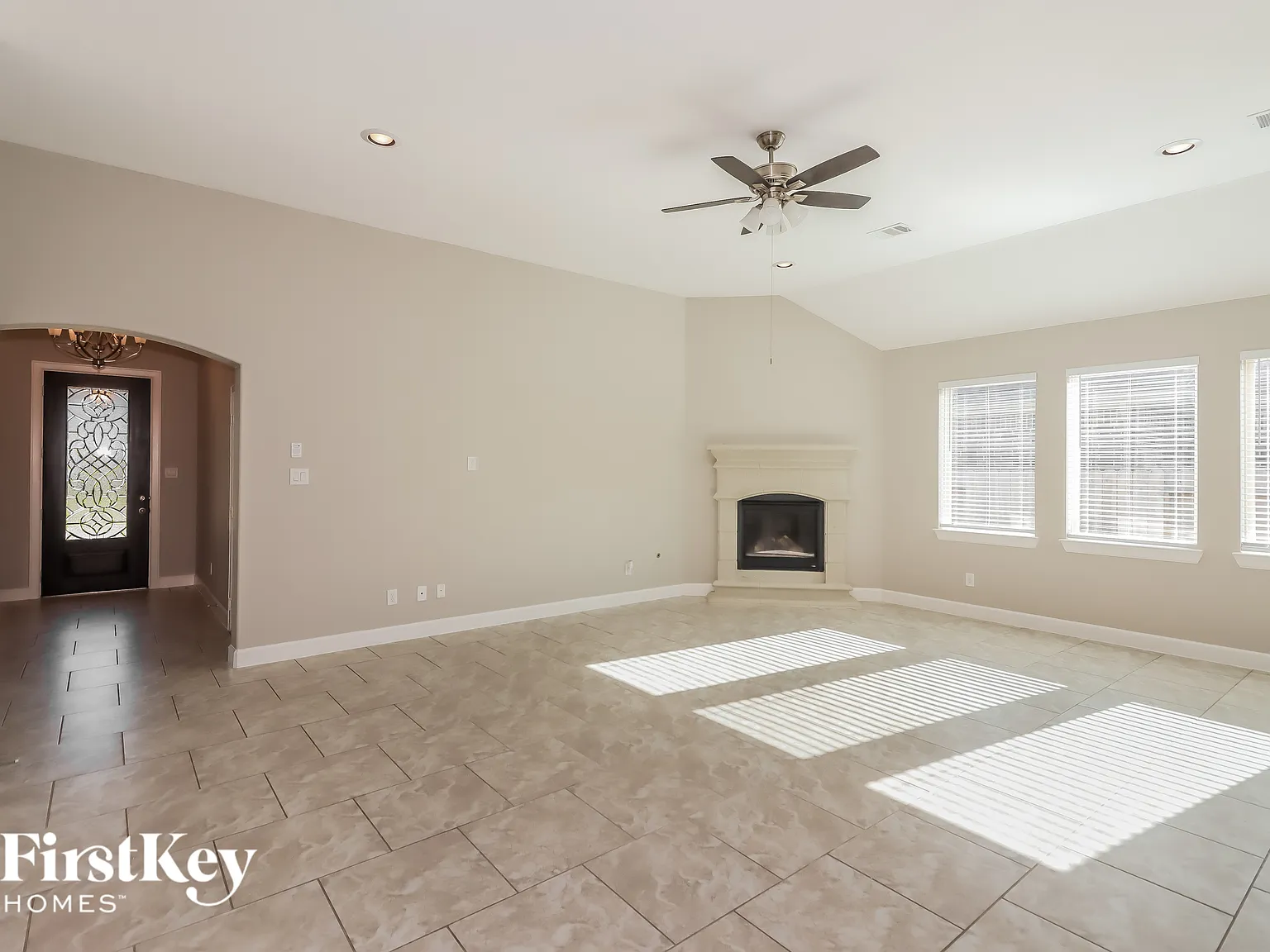 4 bed, 2.0 bath, 2151 sqft, $2,855 — Photo 3