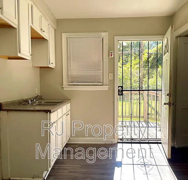 809 Juliet Ave — Photo 7