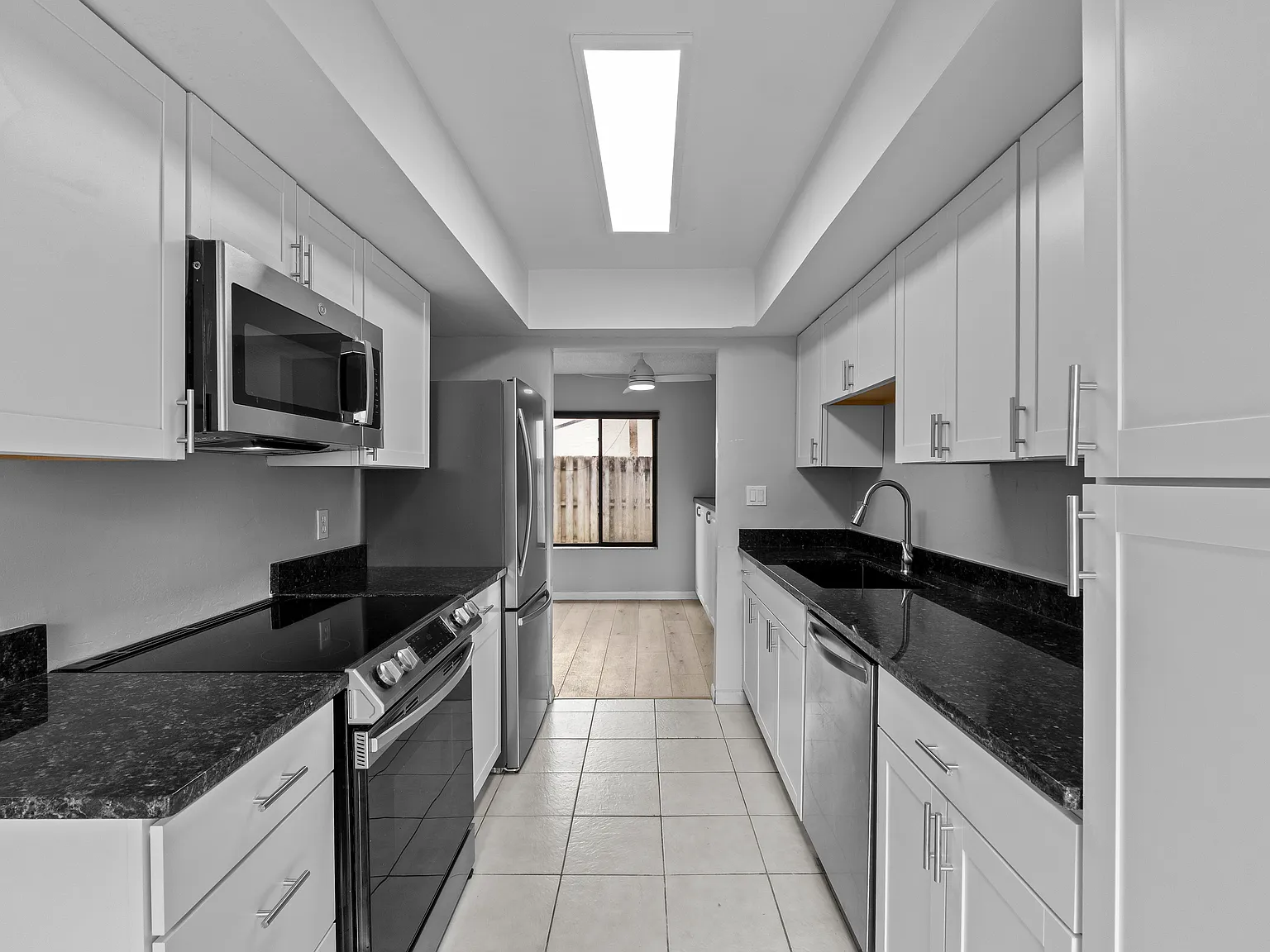 2 bed, 2.5 bath, 1273 sqft, $1,850 — Photo 4