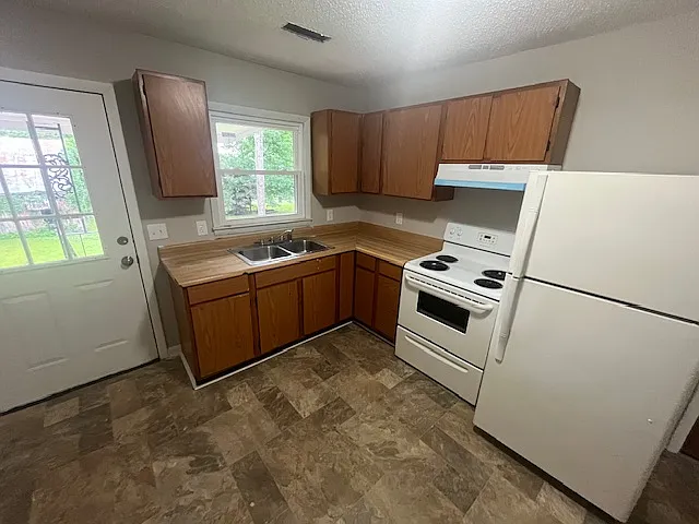 1624 College St SE #2 — Photo 4