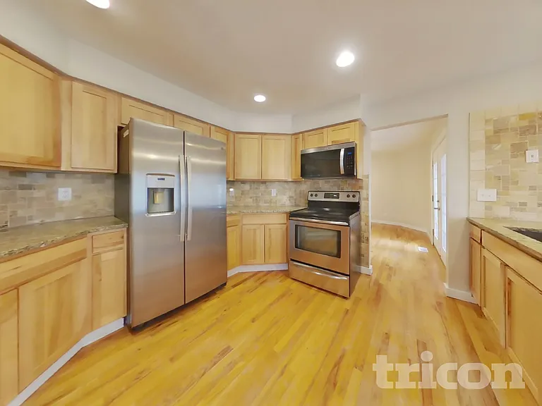 106 N 49th Avenue Ct — Photo 3