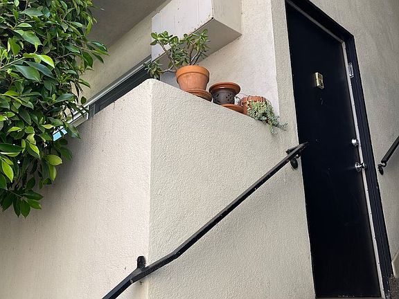 3rd image of 11837 Dorothy St APT 7