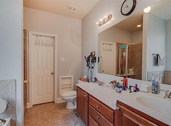 4th image of 715 Buck Dr