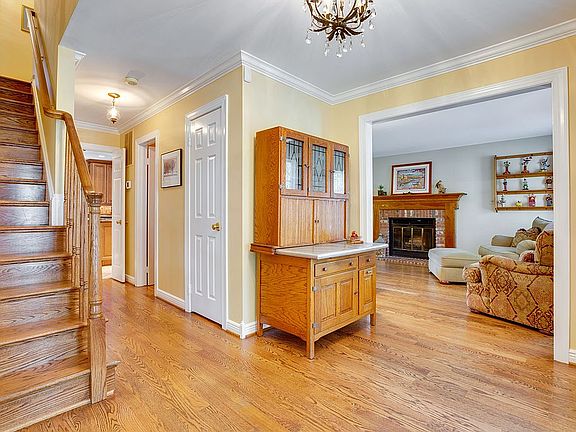5th image of 5307 Lindsay St