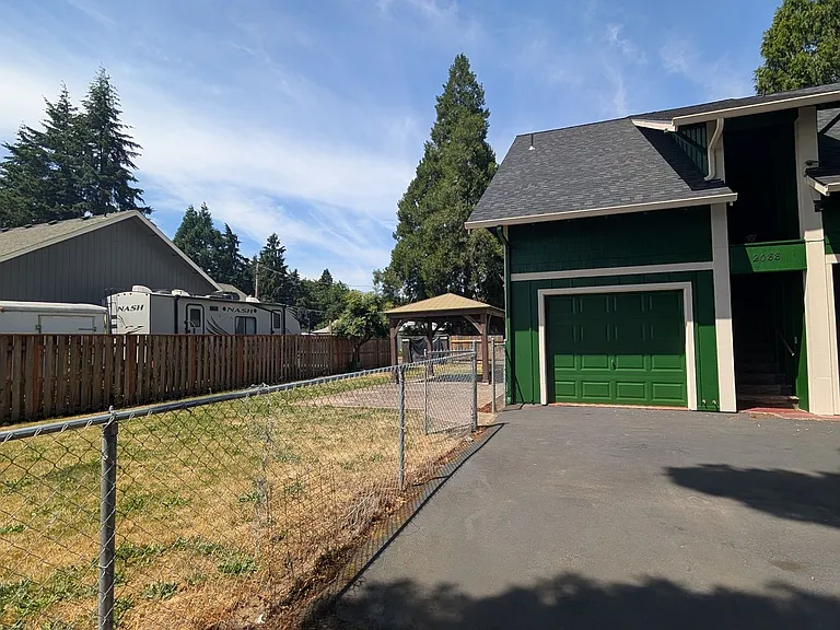 2088 Minnesota St — Photo 2