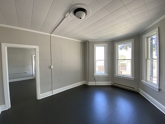 2nd image of 1201 W Princess St Floor 1