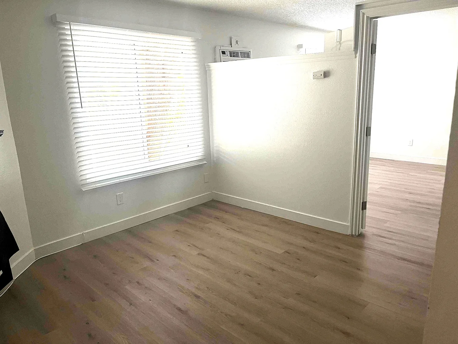 20208 Leadwell 1BR 1 BA — Photo 1