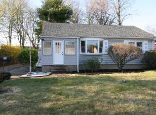 77 Mohawk Dr, North Babylon, NY 11703