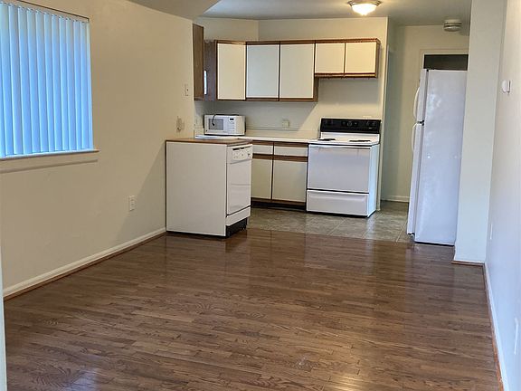 3rd image of 312 Beakes St