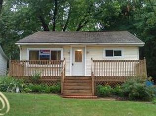 1793 Lombardy Dr, Highland, MI 48356