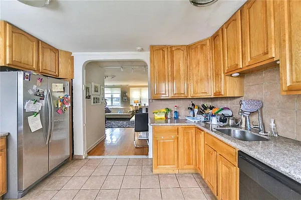 Sold by Remax Edge | media 7