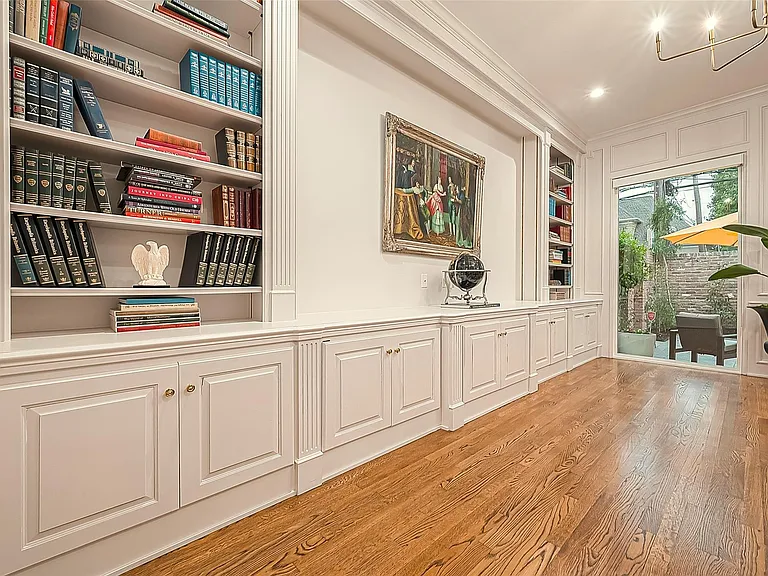 983 S Post Oak Ln — Photo 27
