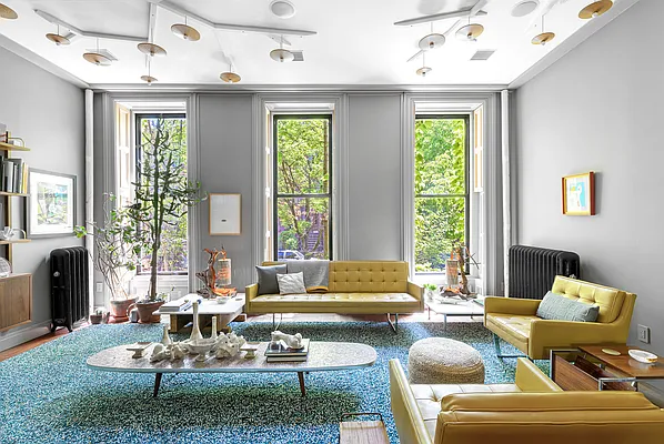 Rented by Compass | media 70