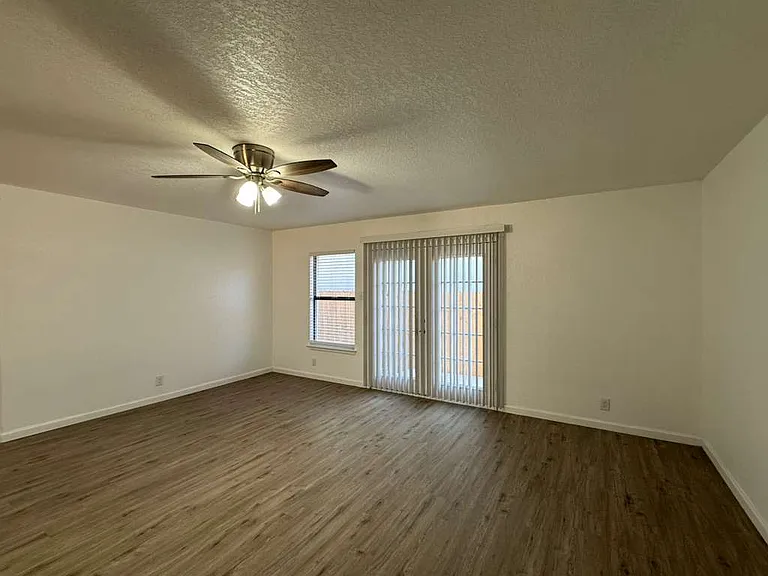 1015 Arrowhead Trl — Photo 5