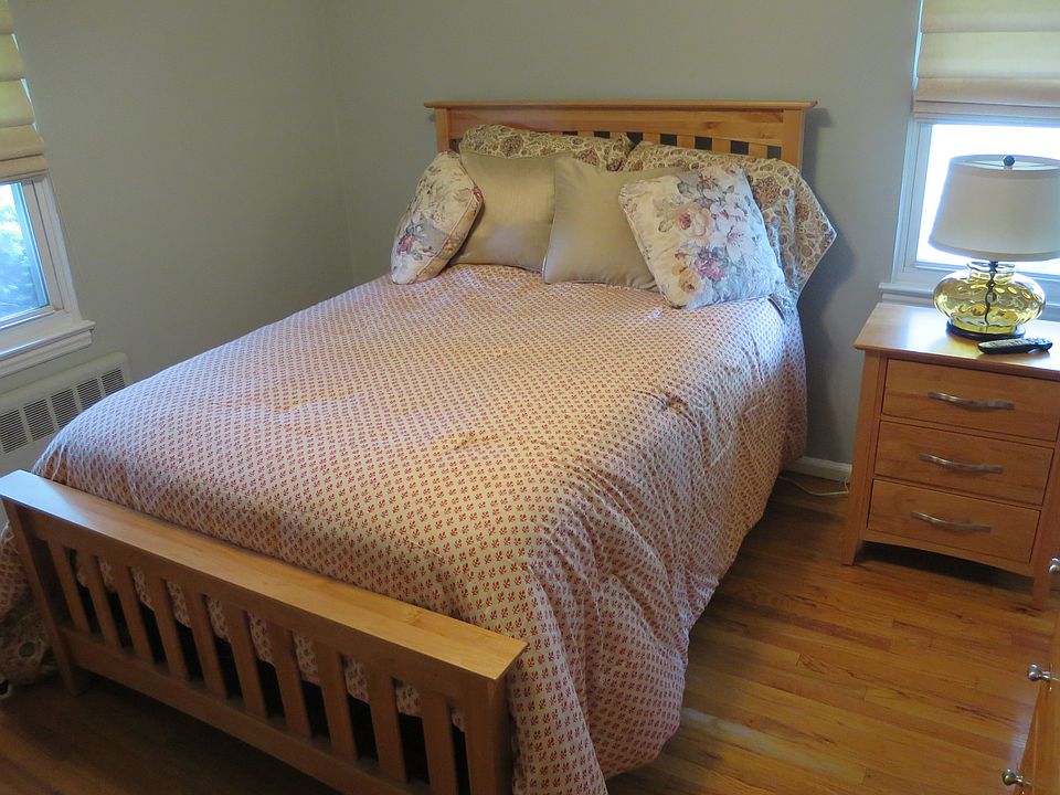 2nd image of 372 Amherst Rd