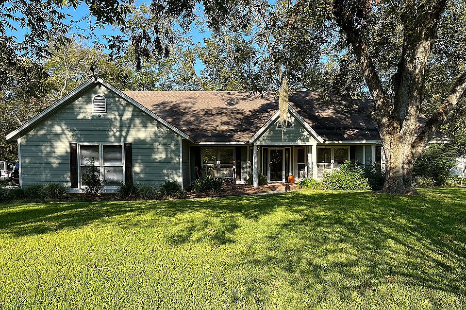 1st image of 4407 Woodfield Dr