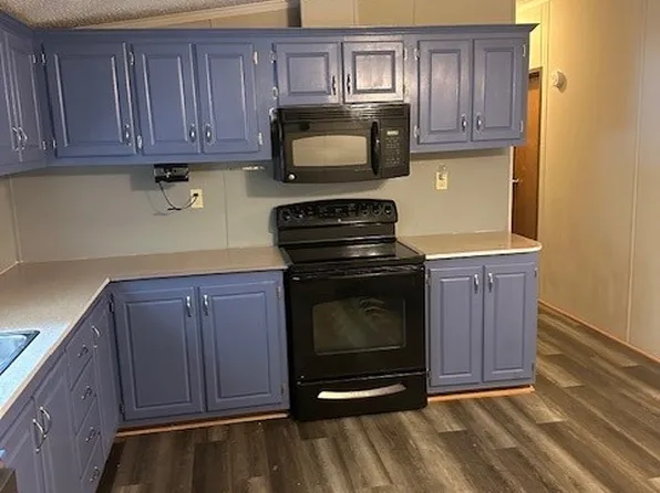 694 Reedy Creek Rd, Freeman, VA 23856