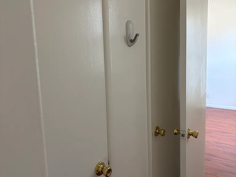 1323 N Mariposa Ave #2 — Photo 6