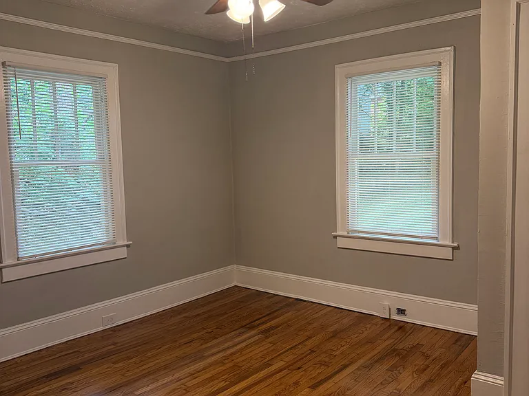 861 Oakhill Ave SW — Photo 28