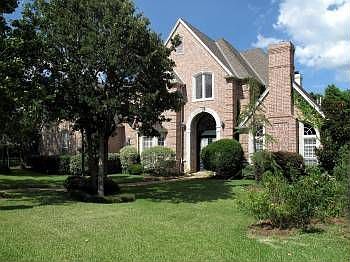 1st image of 907 Parkview Ln