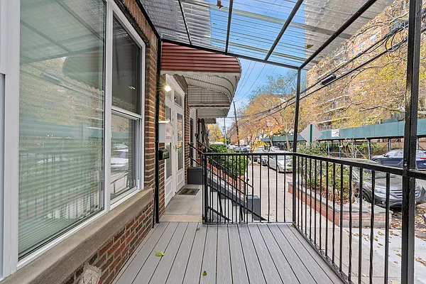 Rented by Compass | media 63